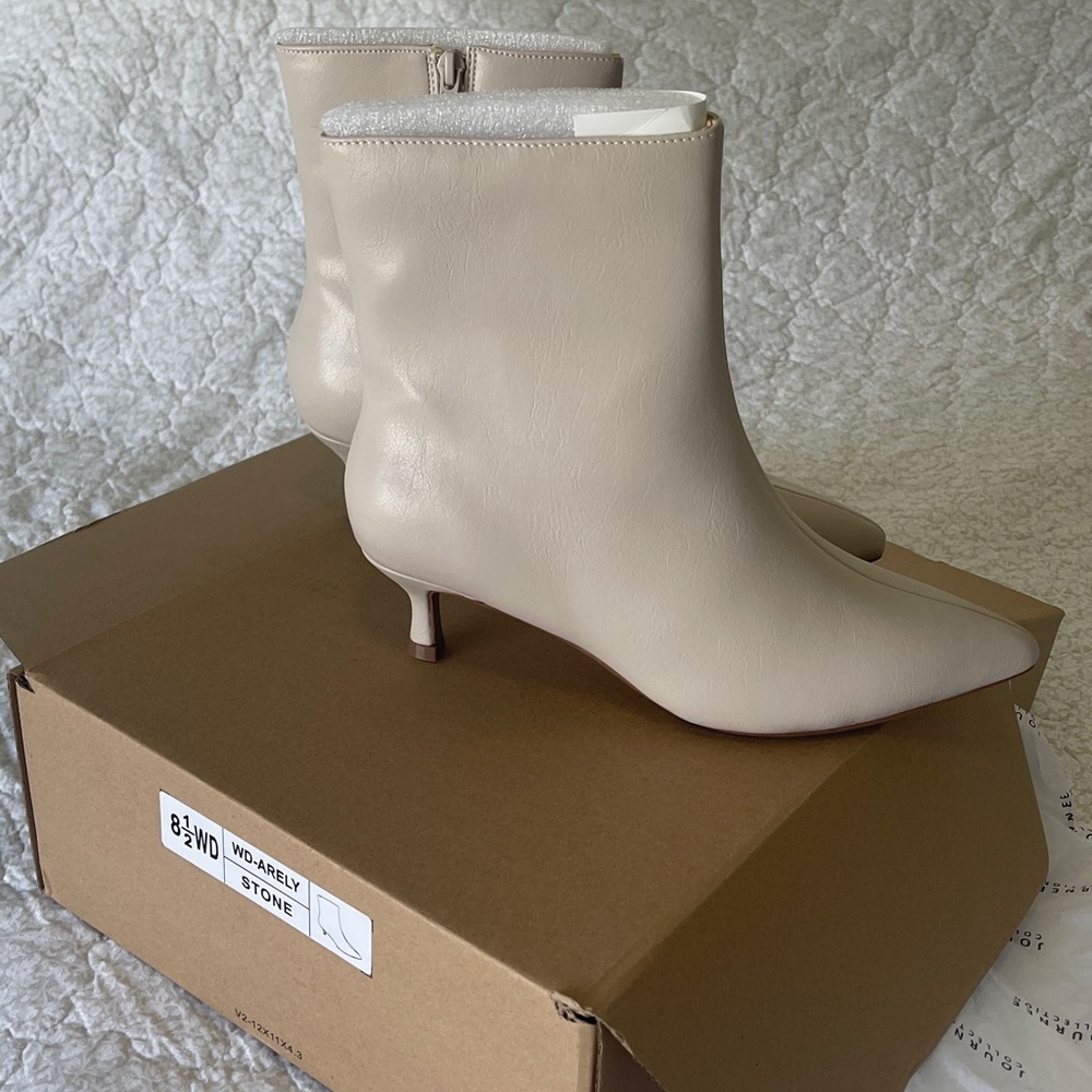 Journee Arely Kitten Heeled Booties